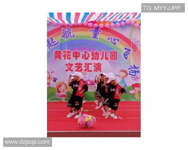 小小足球赛中童心飞扬梦想起航欢声笑语共谱青春乐章